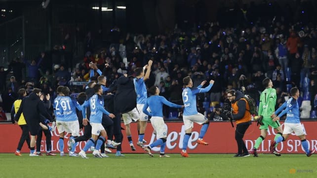Late goal from Simeone gives Napoli 2-1 win over Roma