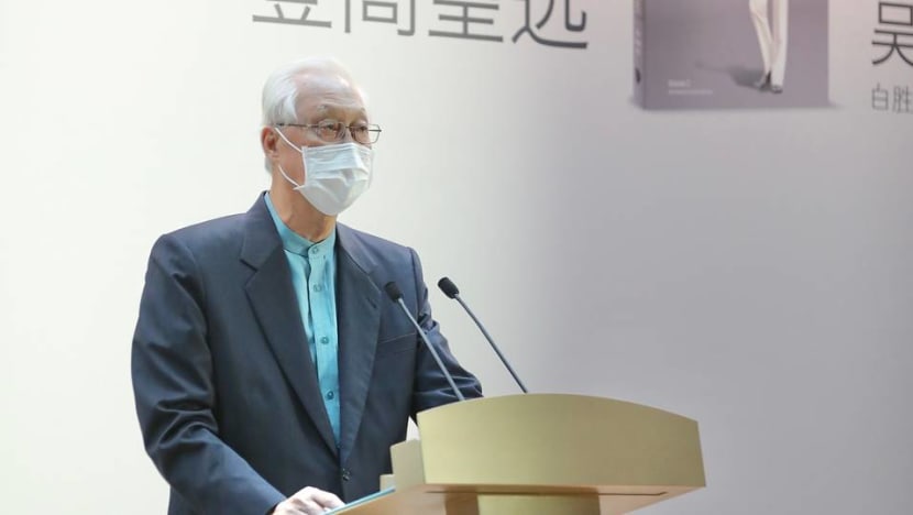 ‘Hiccup’ in political transition: ESM Goh commends DPM Heng’s ‘selflessness’ in stepping aside as 4G leader ‘Hiccup’ in political transition: ESM Goh commends DPM Heng’s ‘selflessness’ in stepping aside as 4G leader