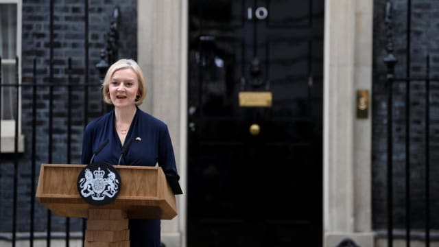 上任45天就辞职 特拉斯成任期最短英相
