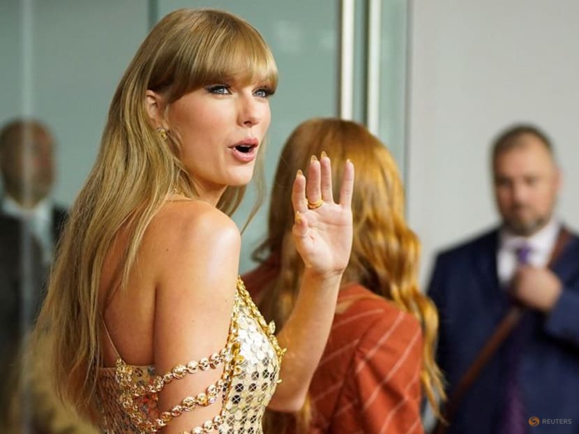 Live Nation says Taylor Swift fans can't sue over ticket debacle