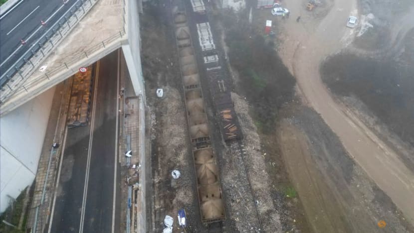 Greek railway workers extend strike over train crash Greek railway workers extend strike over train crash