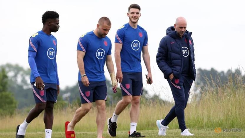 Soccer-England's Saka picks up knock ahead of Ukraine clash Soccer-England's Saka picks up knock ahead of Ukraine clash