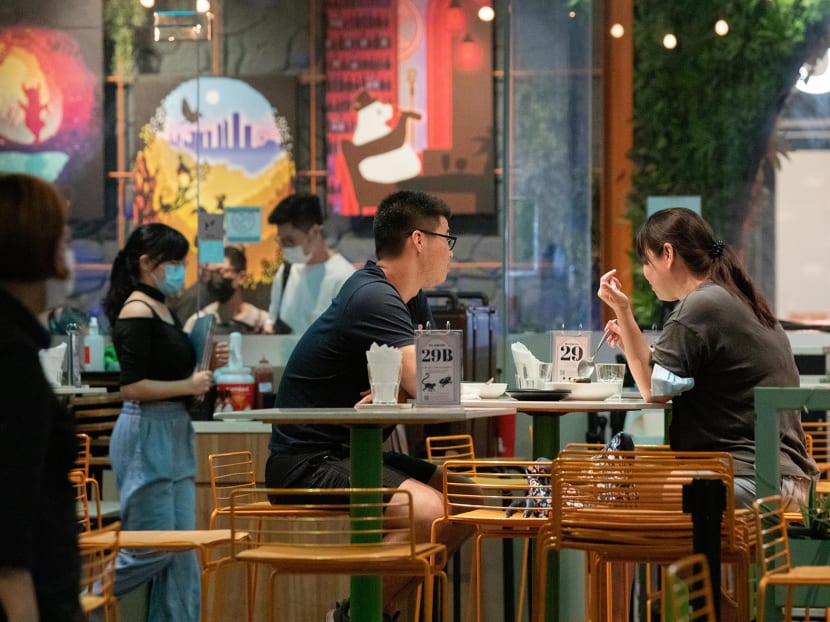 Covid-19: Fully vaccinated individuals can gather in groups of up to 5, dine in at F&B outlets from Aug 10 Covid-19: Fully vaccinated individuals can gather in groups of up to 5, dine in at F&B outlets from Aug 10