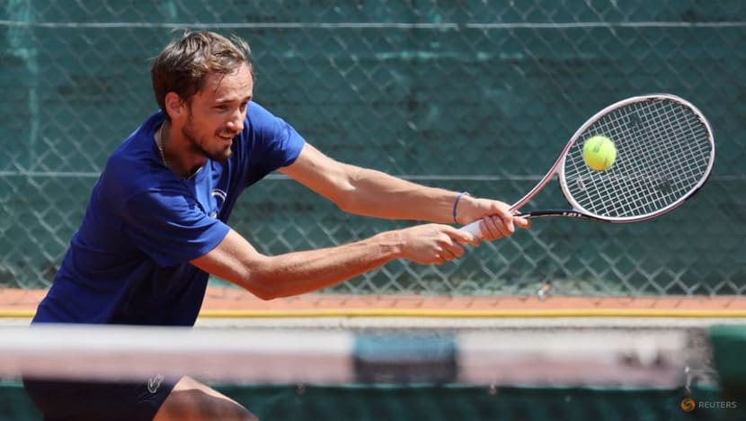 Medvedev still hopeful of playing in Wimbledon Medvedev still hopeful of playing in Wimbledon
