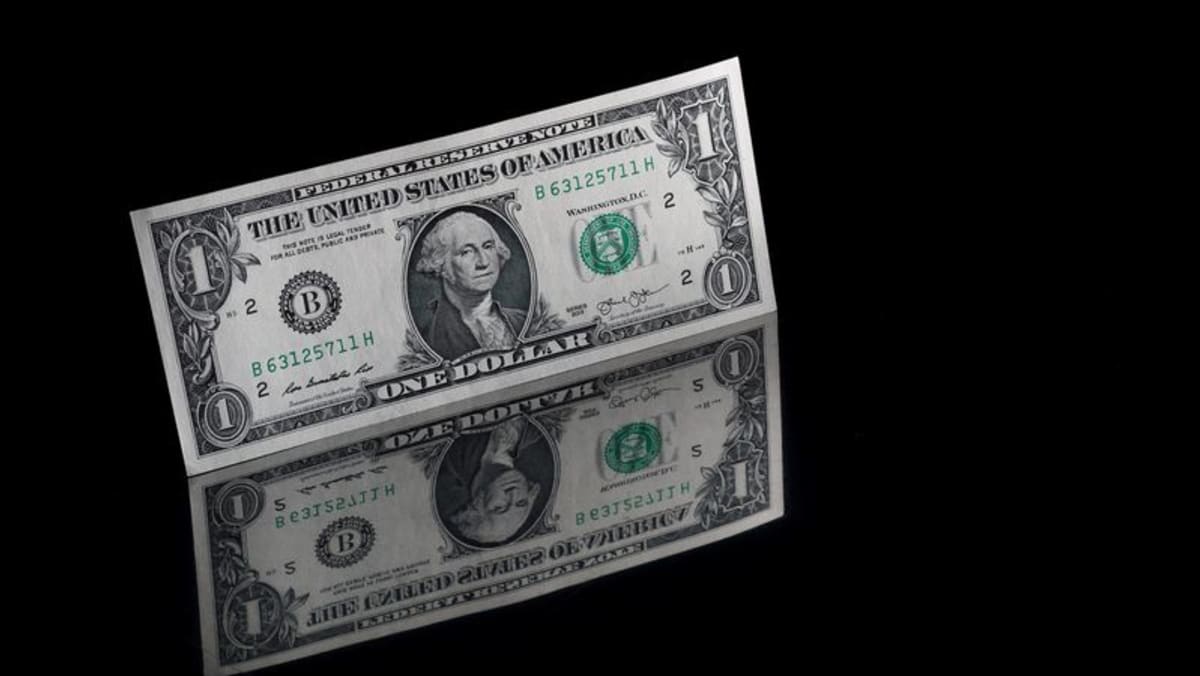Dolar naik tinggi pada taruhan kenaikan menjelang laporan penggajian