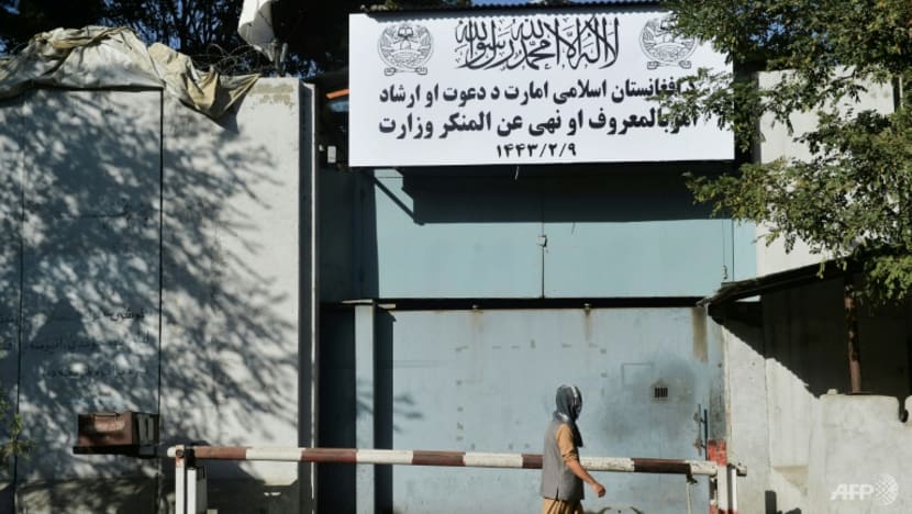 Afghan women outraged by new Taliban restrictions on work Afghan women outraged by new Taliban restrictions on work