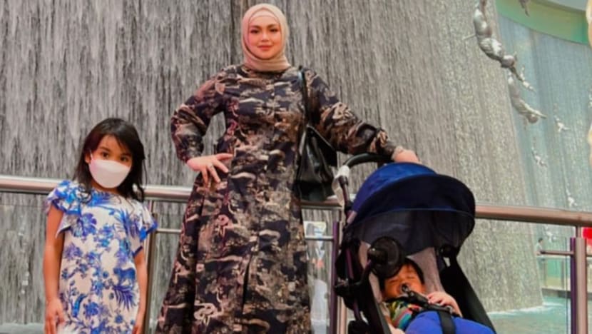 Siti Nurhaliza kongsi pengalaman bawa 2 anaknya naik pesawat tanpa Datuk K