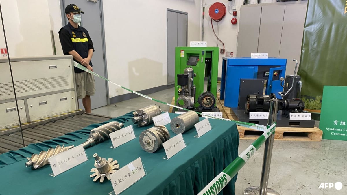 Hong Kong customs makes largest-ever gold smuggling bust Hong Kong customs makes largest-ever gold smuggling bust