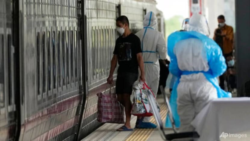 Thailand sends COVID-19 patients to hometowns by train 