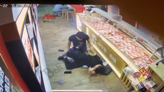 凌晨在卤味店打架 两男被捕