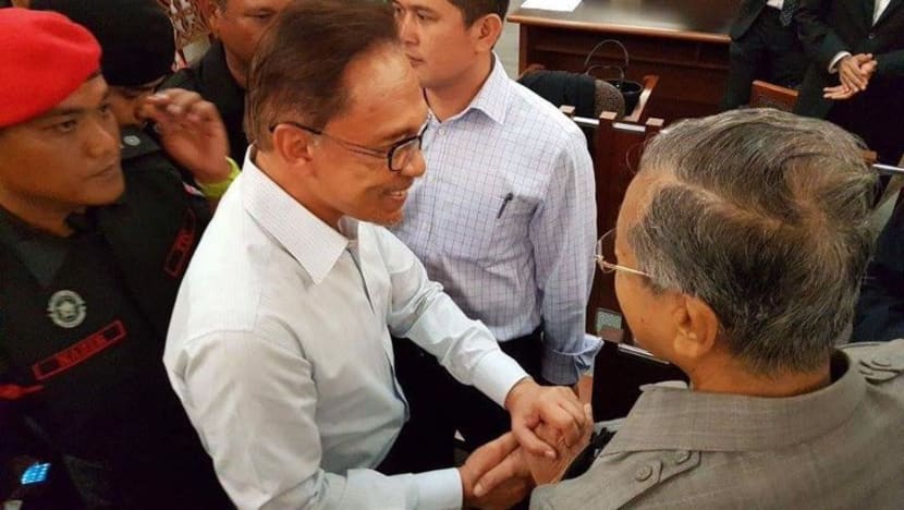 Para pemimpin UMNO kata pertemuan Mahathir, Anwar tidak ikhlas