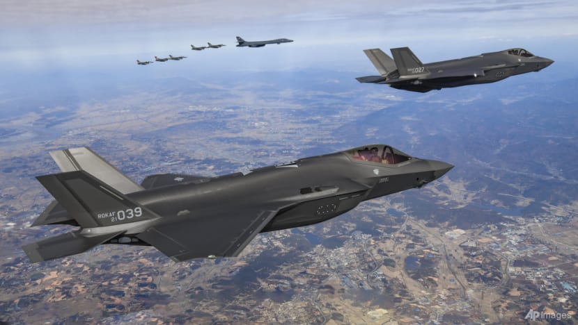 South Korea scrambles jets as North Korea sends drones over border South Korea scrambles jets as North Korea sends drones over border