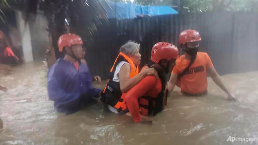 Storm leaves 3 dead, displaces hundreds in Philippines Storm leaves 3 dead, displaces hundreds in Philippines