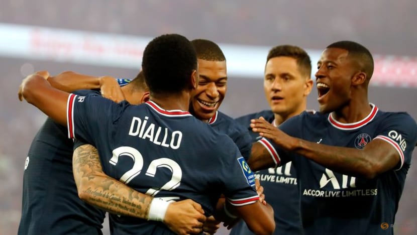 Soccer-Messi watches on as PSG make hard work of beating Strasbourg Soccer-Messi watches on as PSG make hard work of beating Strasbourg