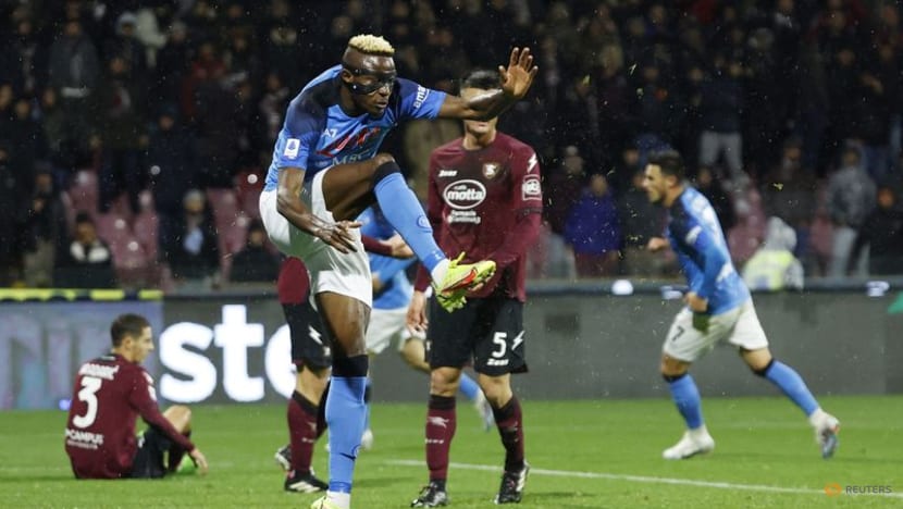 Napoli ease to 2-0 win at Salernitana Napoli ease to 2-0 win at Salernitana