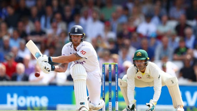 Crawley, Duckett give England fast start