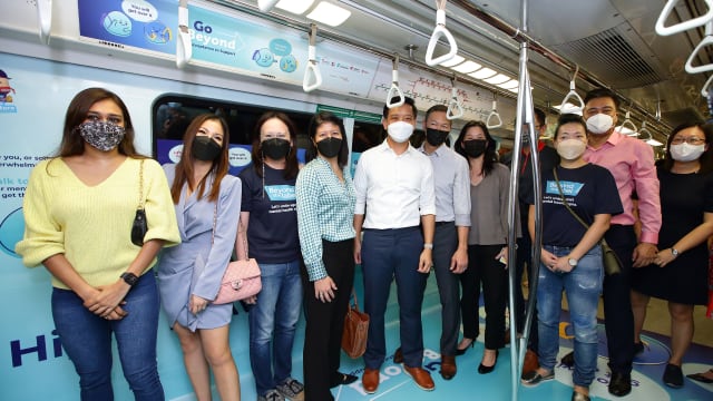 新加坡心理健康网络推出主题地铁列车 鼓励公众支持心理疾病患者