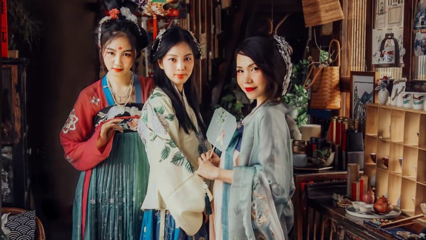 Beyond cosplay: Hanfugirl explores ancient Chinese history through fashion Beyond cosplay: Hanfugirl explores ancient Chinese history through fashion