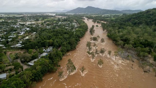 澳洲山洪摧毁房屋 政府吁居民迁往高处