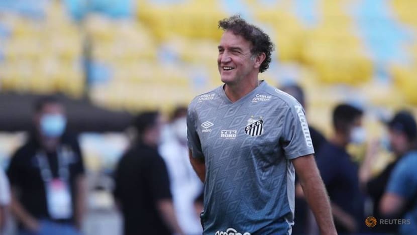 Football: Santos aim to cap turbulent year with Libertadores success Football: Santos aim to cap turbulent year with Libertadores success