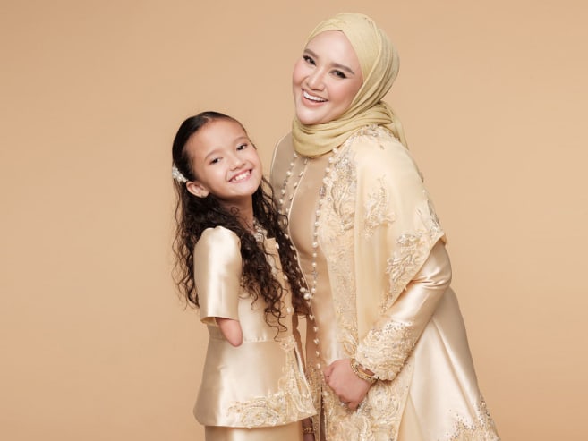 Mumpreneur Norfasarie Mohamed Yahya is training her tween daughter born with one arm to be an entrepreneur