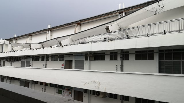 勿洛工业园屋檐坍塌 40米混凝土从四楼塌落