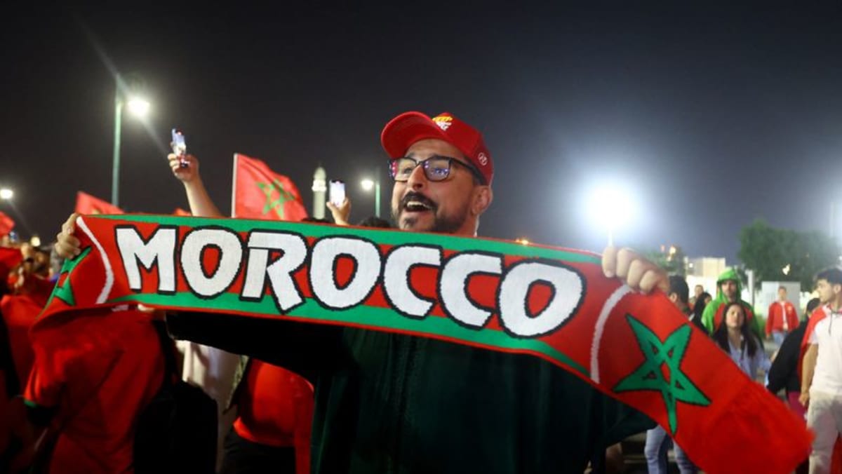 Warga Aljazair mendukung pertandingan Piala Dunia Maroko meski menghadapi pertandingan yang sulit