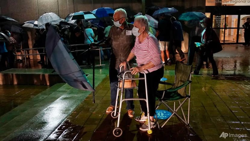 Florida begins early voting with no major problems reported Florida begins early voting with no major problems reported