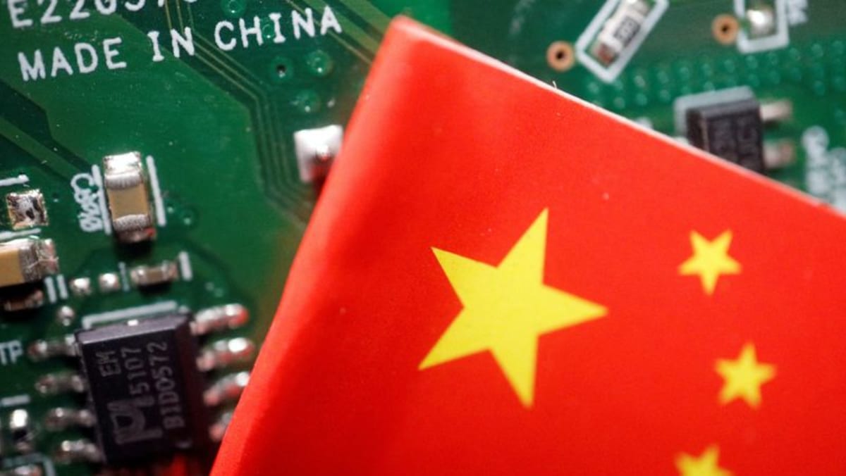 美国收紧制裁，中国悄然招募外国芯片人才