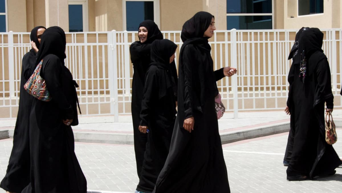 France to ban wearing Islamic abayas in schools: Minister