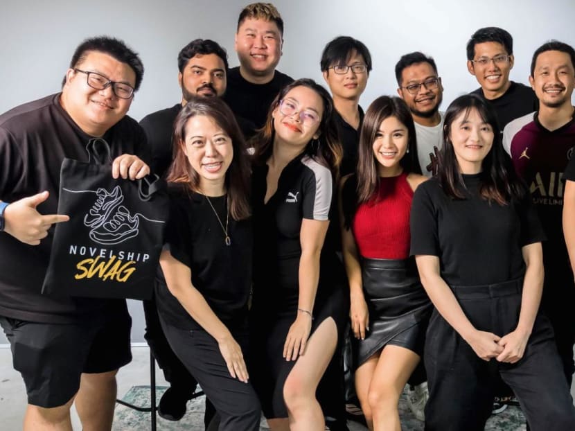 Co-founders Richard Xia (extreme left) and Chris Yue (extreme right) with members of the Novelship team. Photo: Novelship