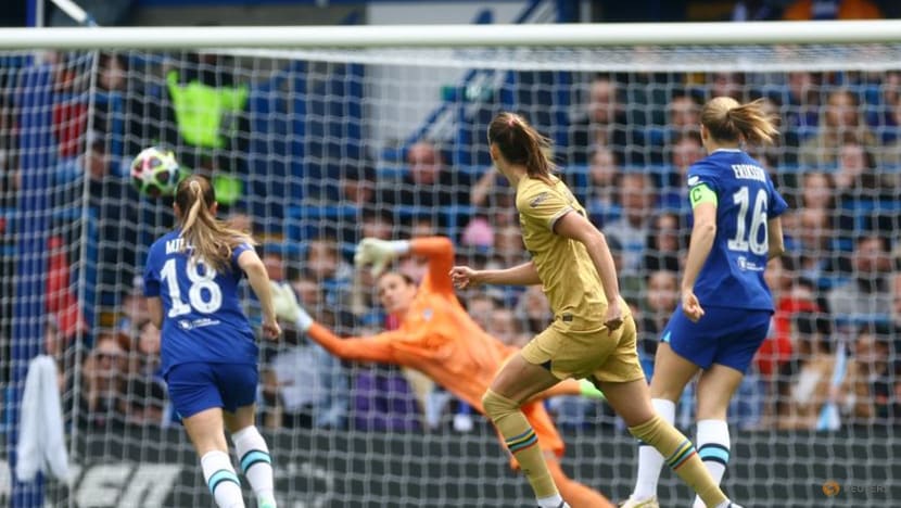 Hansen gives Barca slender lead over Chelsea in Champions League semi