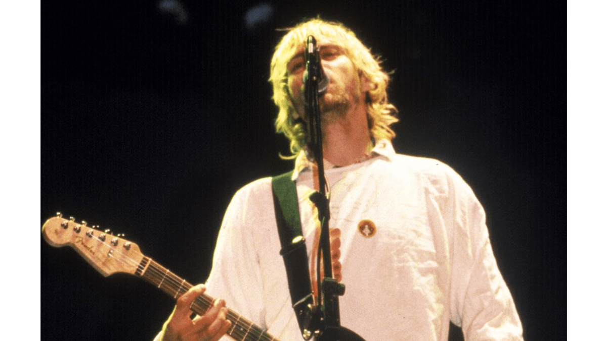 Kurt Cobain's 1992 Reading Festival gown is up for sale - 8days