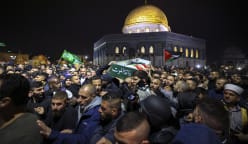 Puluhan cedera dalam pertempuran di upacara pengebumian lelaki Palestin