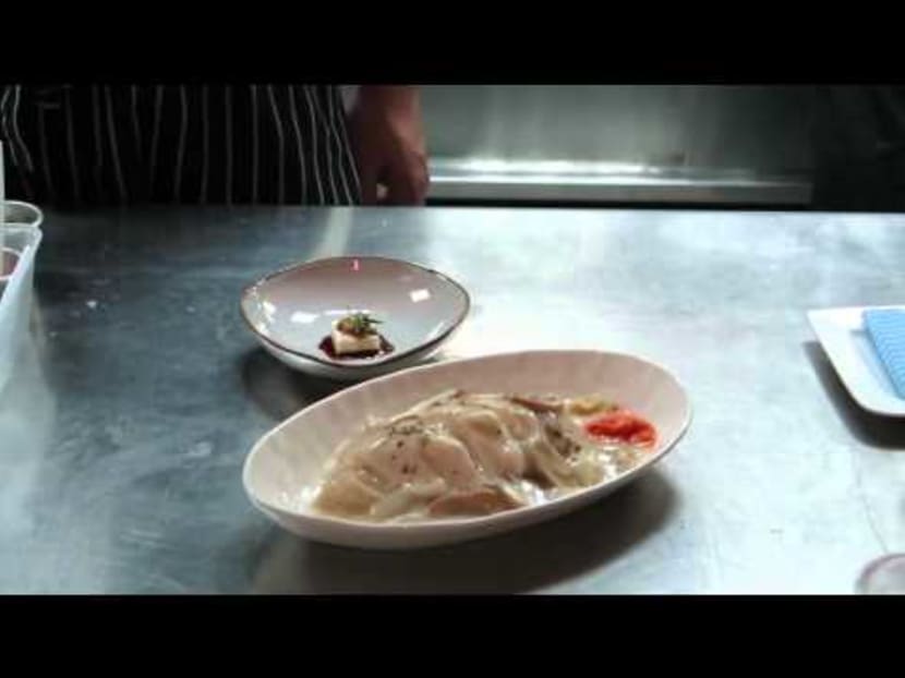 Creating "Ang Moh Chicken Rice" by Restaurant Labyrinth's chef Han Li Guang