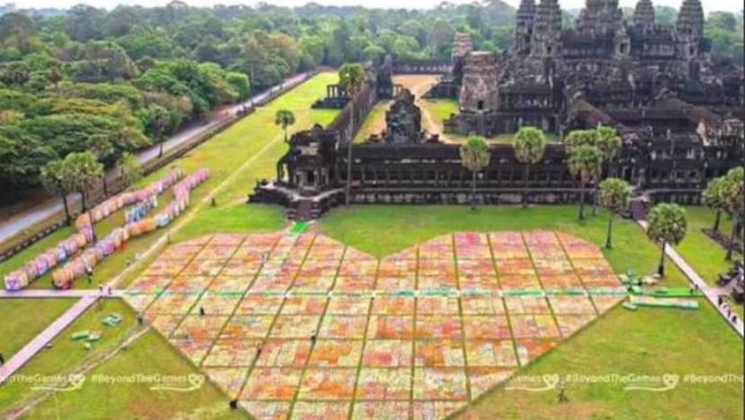 Kemboja catat Rekod Dunia Guiness bagi pameran origami hati terbesar