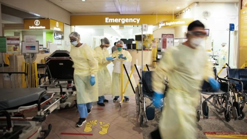 Penurunan sedikit kes COVID-19, bukan COVID-19 di ICU 'trend menggalakkan': MOH Penurunan sedikit kes COVID-19, bukan COVID-19 di ICU 'trend menggalakkan': MOH