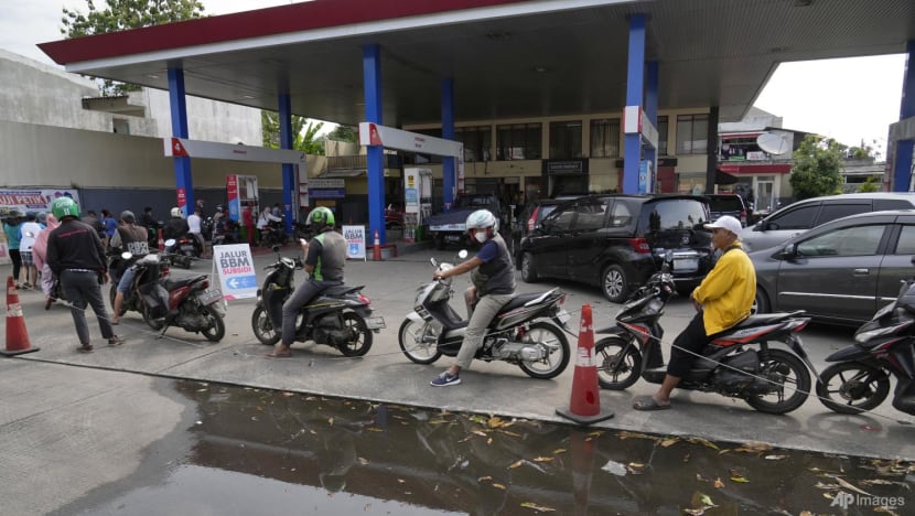 Commentary: Indonesia will struggle to stay the course on hiking fuel prices Commentary: Indonesia will struggle to stay the course on hiking fuel prices