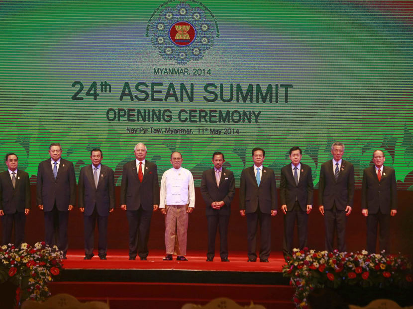 ASEAN leaders pose for pictures during the opening ceremony of the 24th ASEAN Summit in Naypyidaw, May 11, 2014. Photo: Reuters