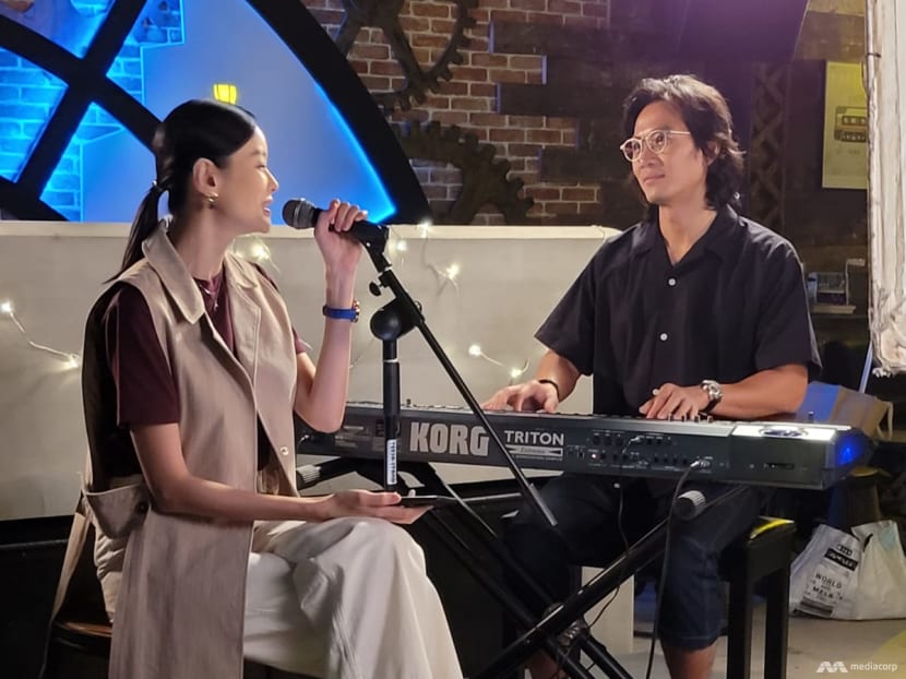 Qi Yuwu, Sheila Sim, Chantalle Ng train in singing for girl group-themed drama Qi Yuwu, Sheila Sim, Chantalle Ng train in singing for girl group-themed drama