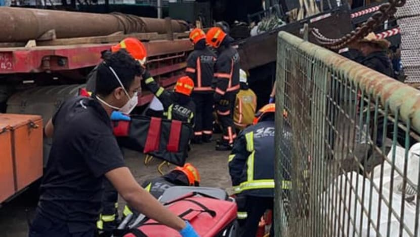 Worker dies after lorry crane topples at Defu Avenue 2 Worker dies after lorry crane topples at Defu Avenue 2