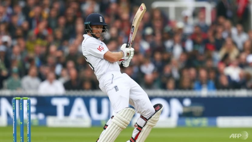 Root puts captaincy cares behind him as he joins '10,000 club' Root puts captaincy cares behind him as he joins '10,000 club'