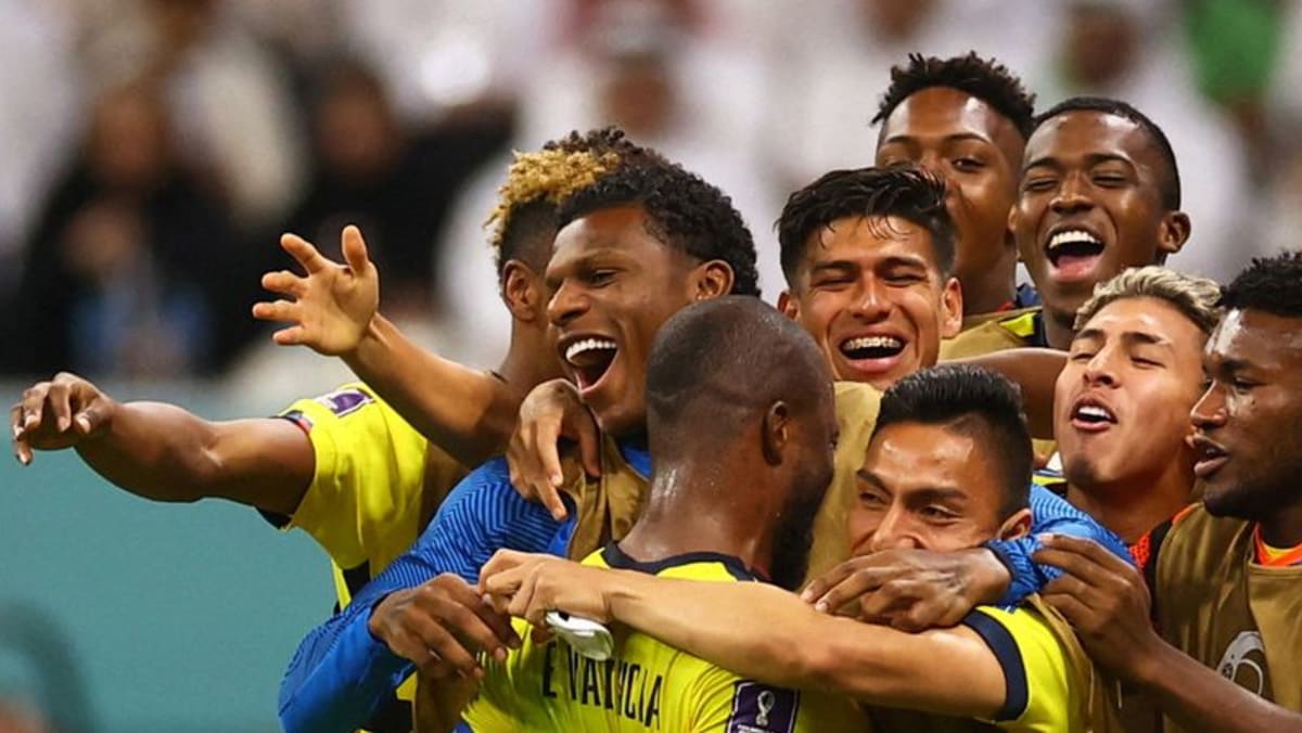 ‘Superman’ Valencia menambah status kultus Ekuador dengan gelar ganda Piala Dunia