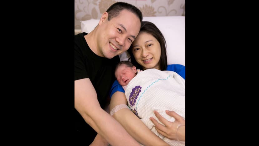 Carole Lin gives birth to a baby girl