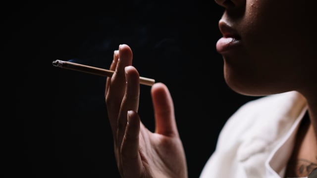 世卫组织：全球只有四国采取足够措施遏制吸烟行为