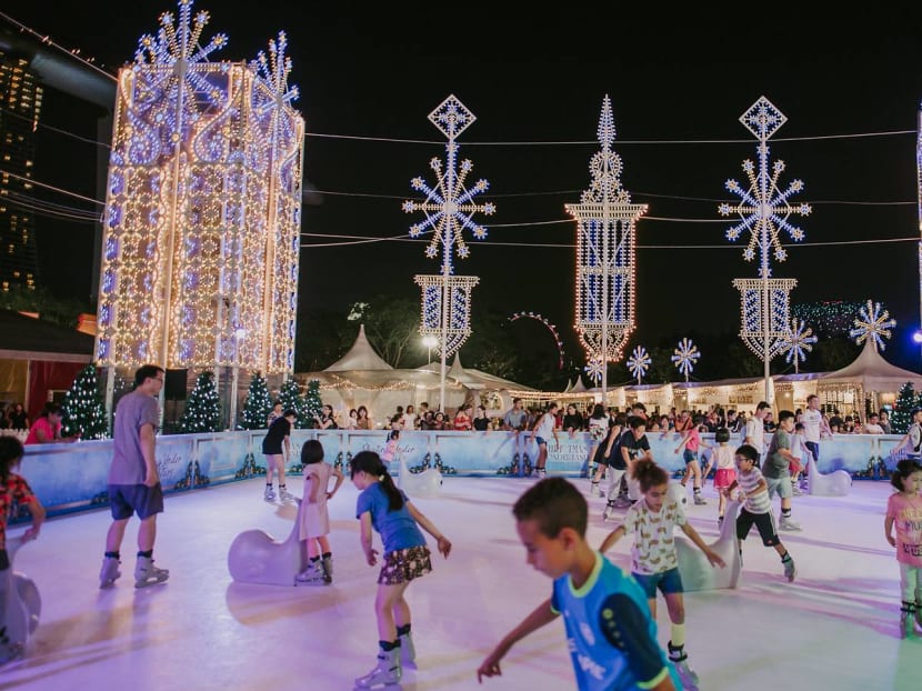 christmas-wonderland-is-back-this-year-with-asia-s-largest-mirror-maze