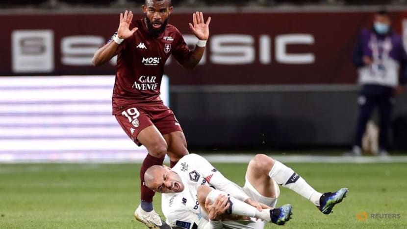 Turkish duo helps Lille open six-point lead in Ligue 1 Turkish duo helps Lille open six-point lead in Ligue 1
