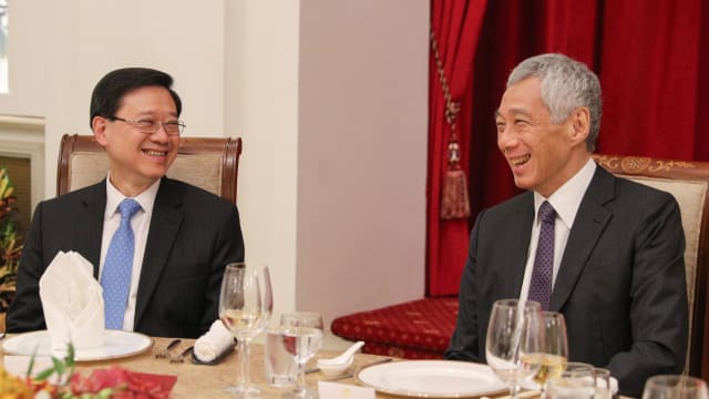李总理会见李家超 重申新港密切且长久关系