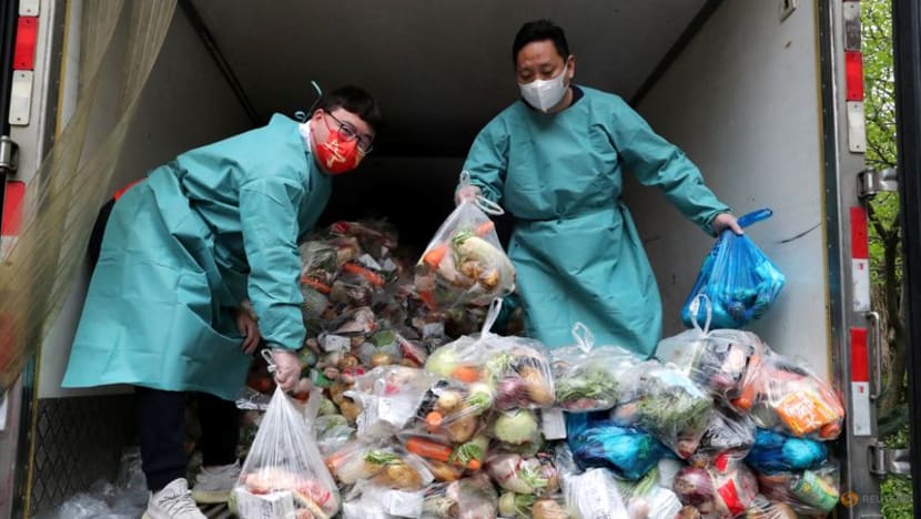 Shanghai vows to improve food deliveries as discontent grows over COVID-19 curbs Shanghai vows to improve food deliveries as discontent grows over COVID-19 curbs