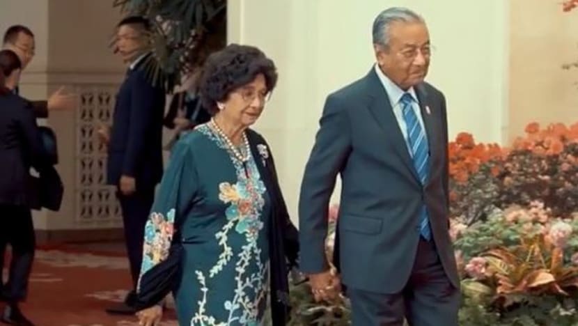 Kisah pasangan 2 tokoh negara Dr Siti Hasmah, Dr Mahathir diangkat dalam bentuk layar perak Kisah pasangan 2 tokoh negara Dr Siti Hasmah, Dr Mahathir diangkat dalam bentuk layar perak